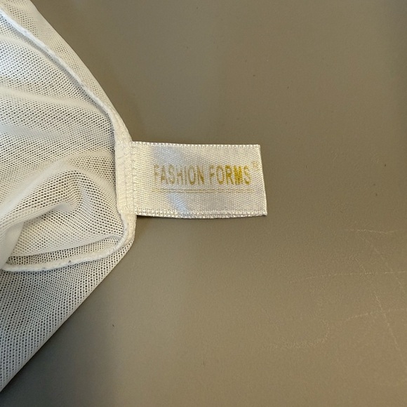 Fashion Forms Elegant White Lace Flouncey Bandeau Bras Size XL - Picture 5 of 5